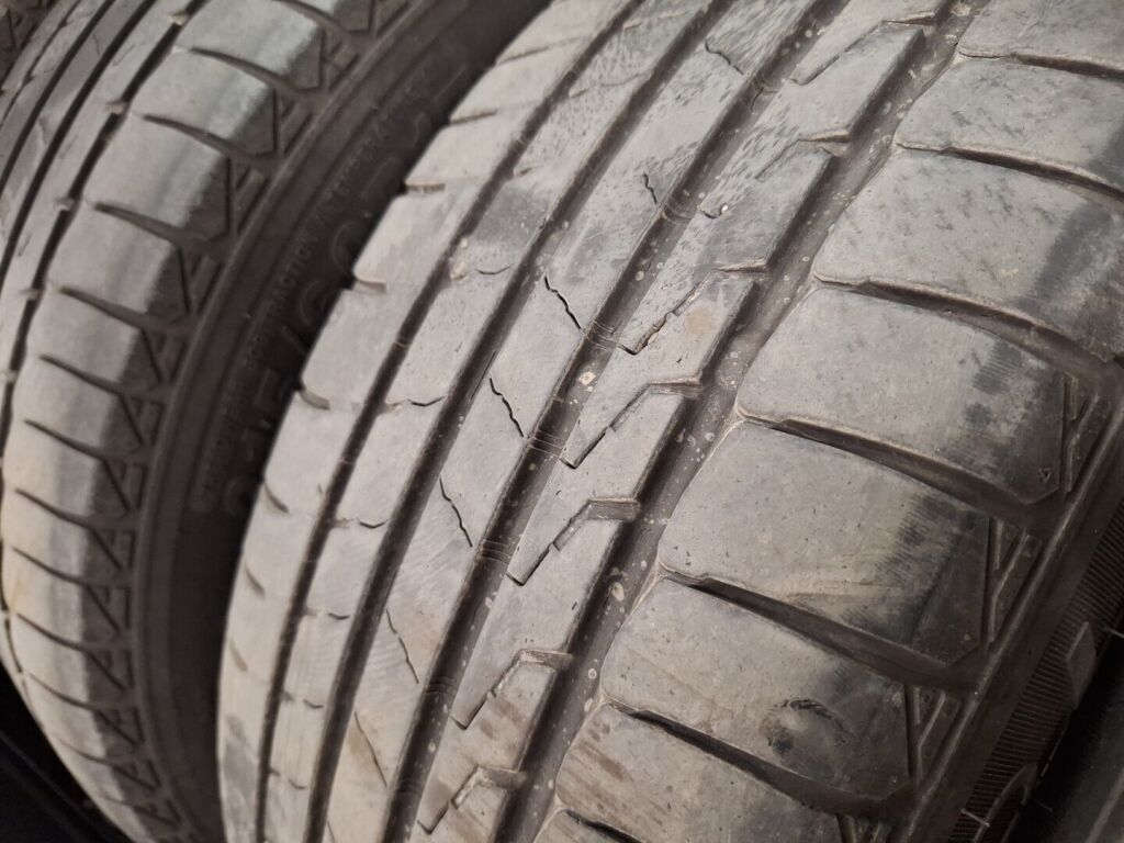 Ford Kuga 2015 Musta