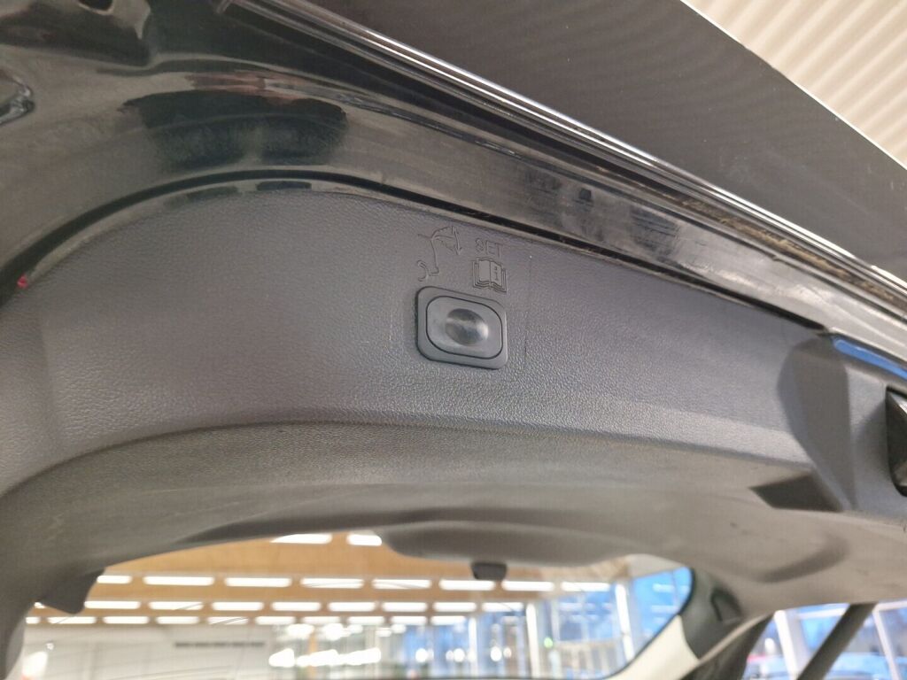 Ford Kuga 2015 Musta