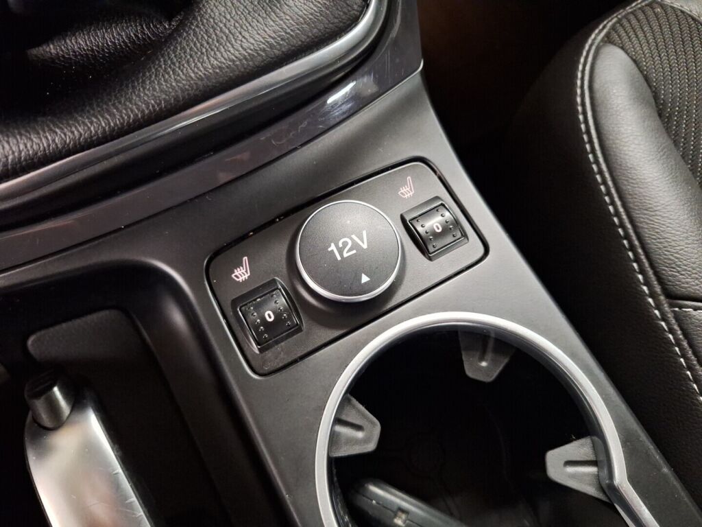 Ford Kuga 2015 Musta