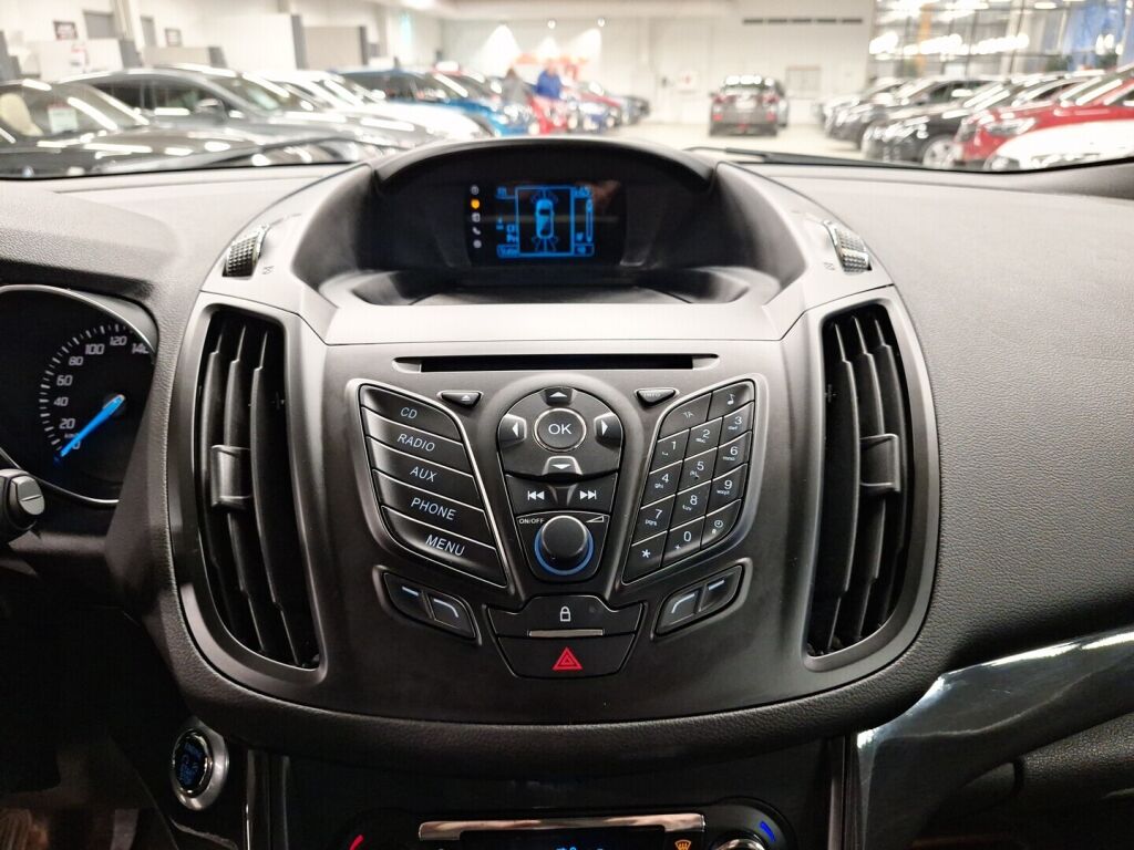 Ford Kuga 2015 Musta