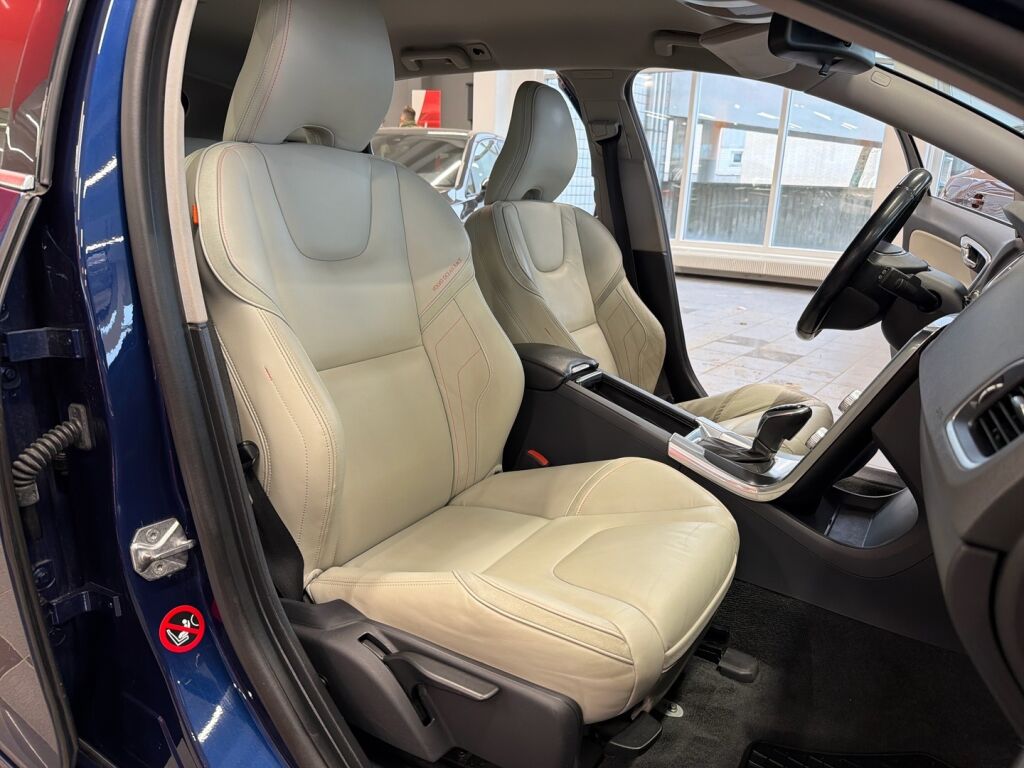 Volvo V60 2014 Sininen