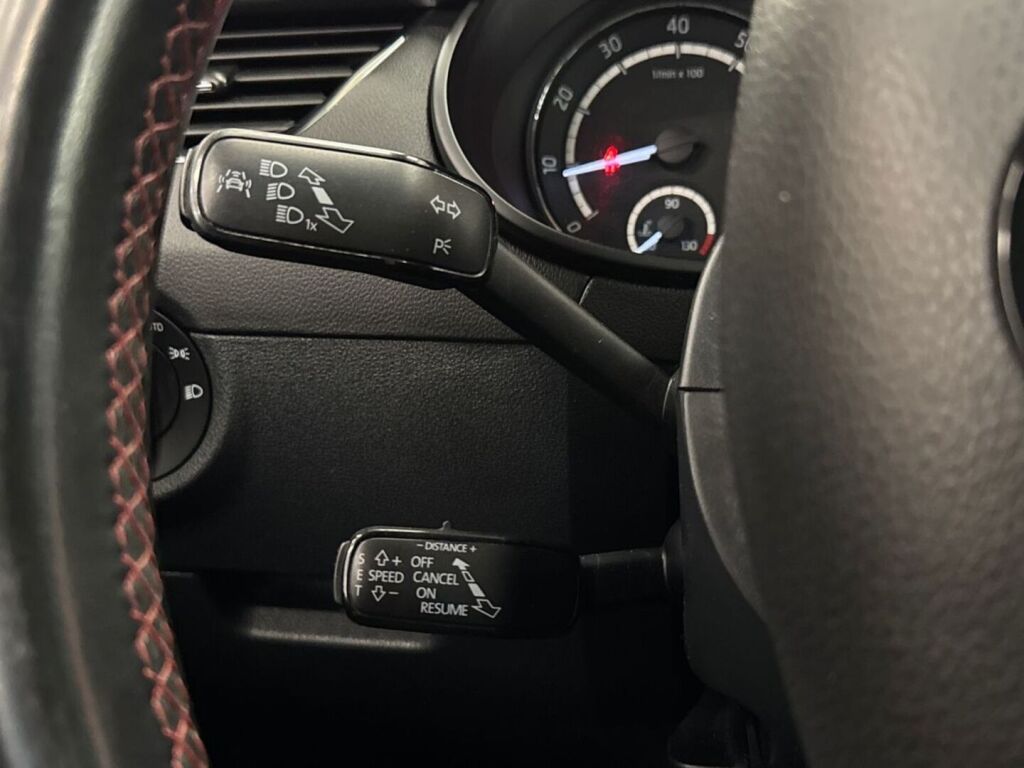 Skoda Octavia 2014 Valkoinen