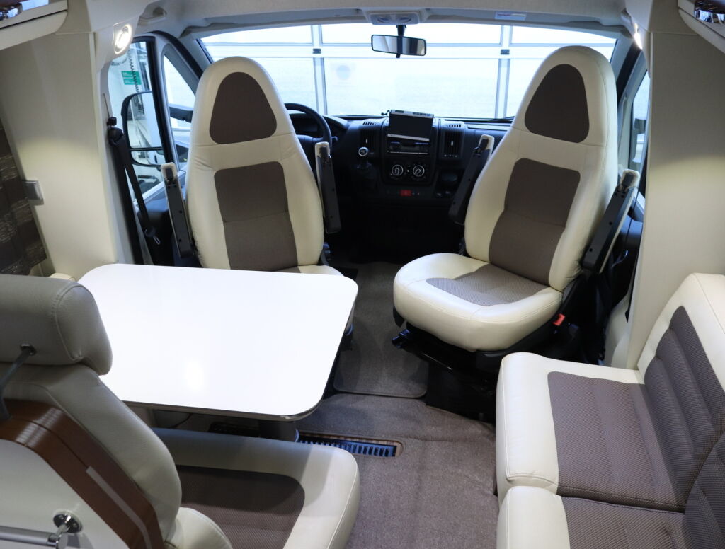 Adria Coral Plus 650 SF 2014 Valkoinen