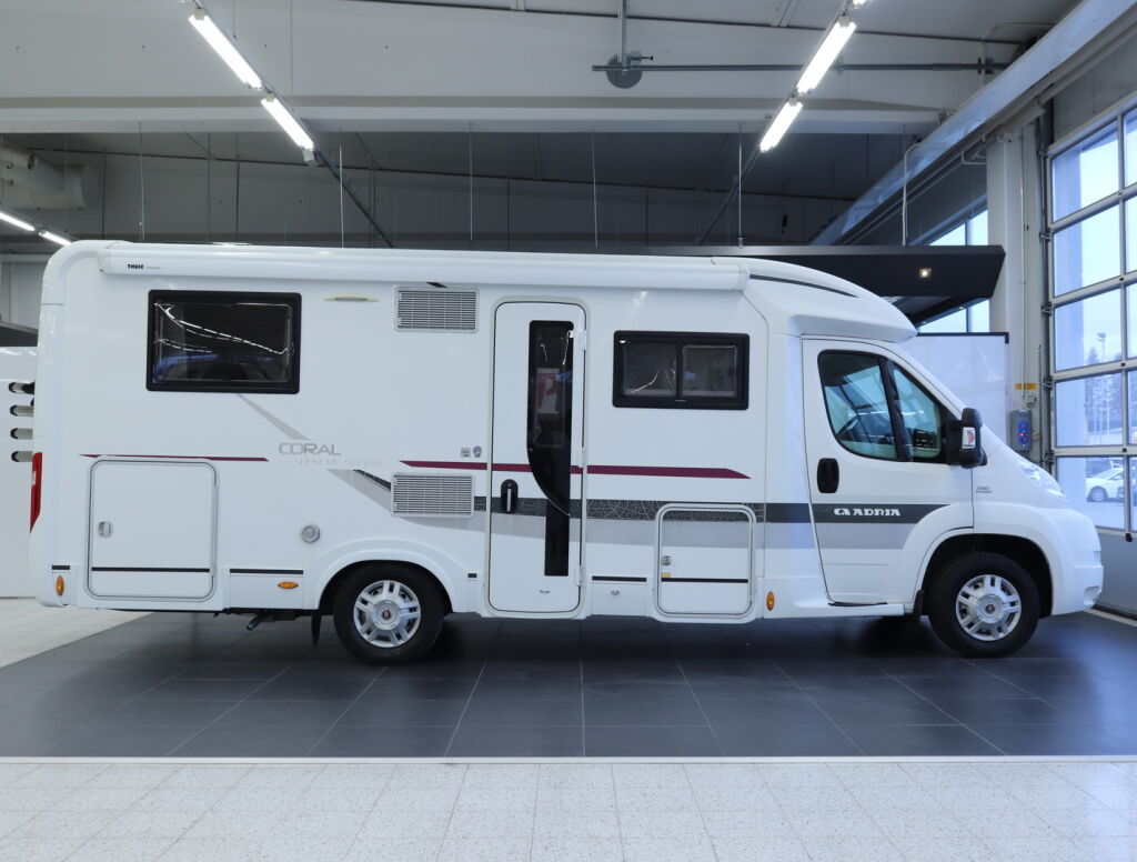 Adria Coral Plus 650 SF 2014 Valkoinen