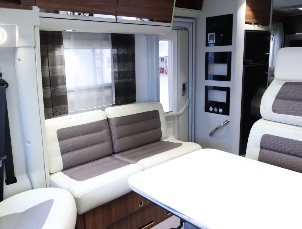 Adria Coral Plus 650 SF 2014 Valkoinen