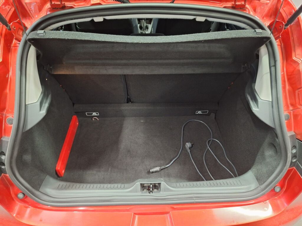 Renault Clio 2014 Punainen