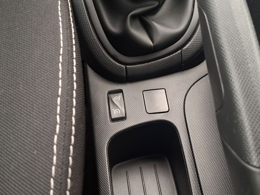 Renault Clio 2014 Punainen