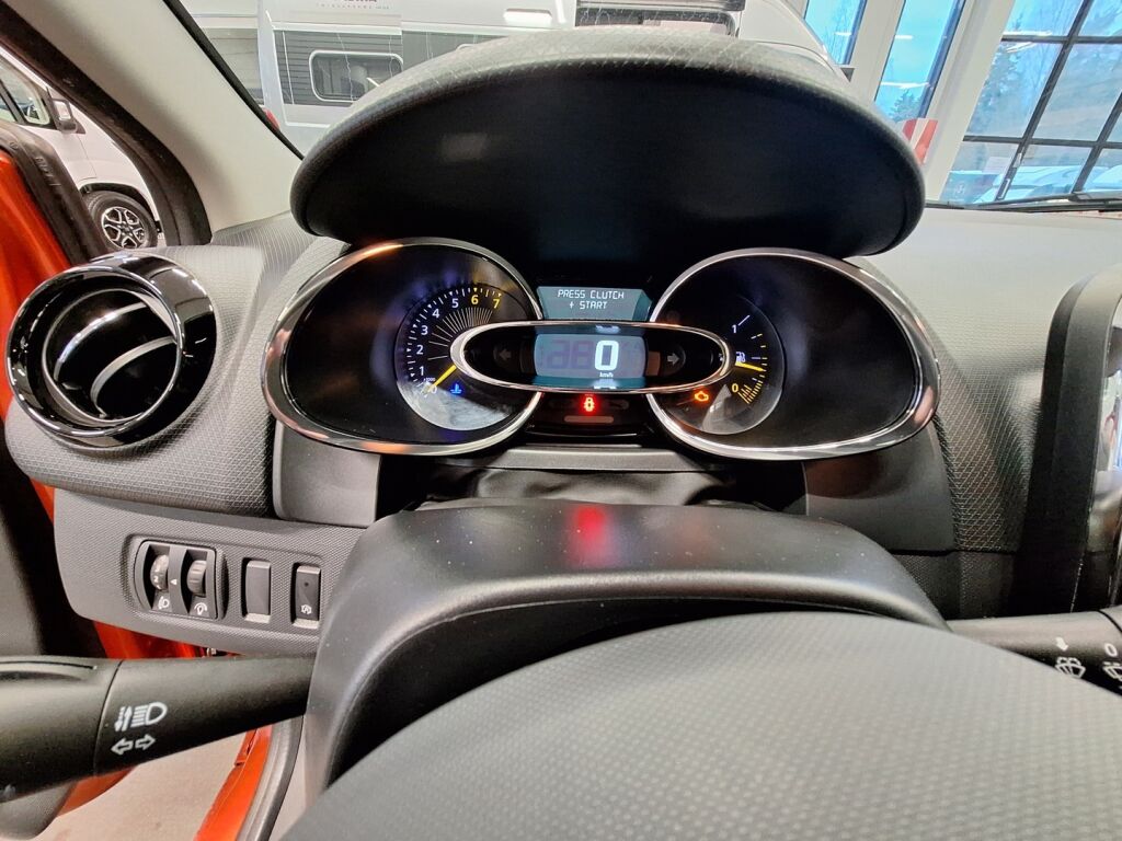 Renault Clio 2014 Punainen