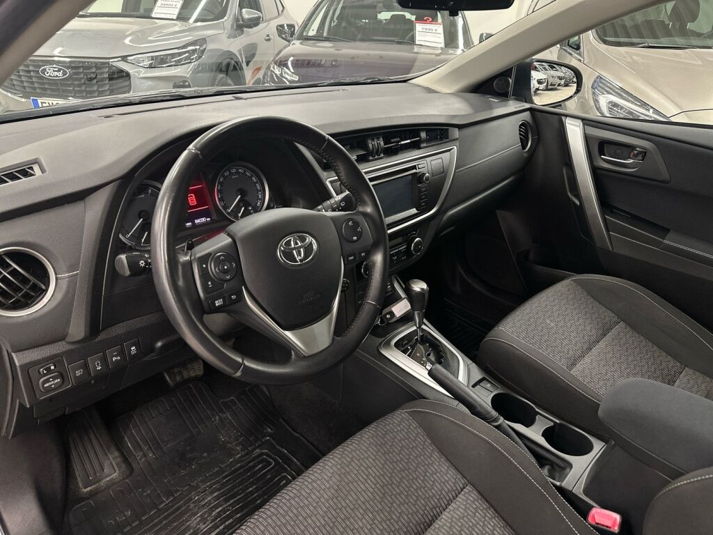 Toyota Auris 2015 Ruskea (beige)