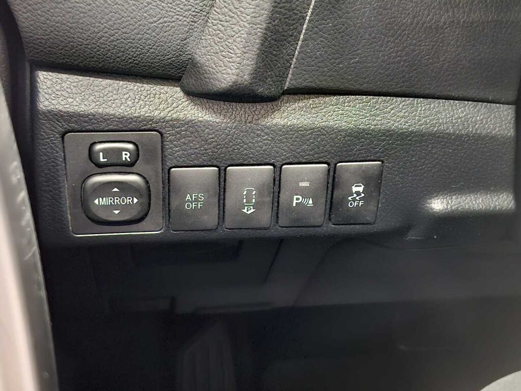 Toyota Auris 2015 Ruskea (beige)