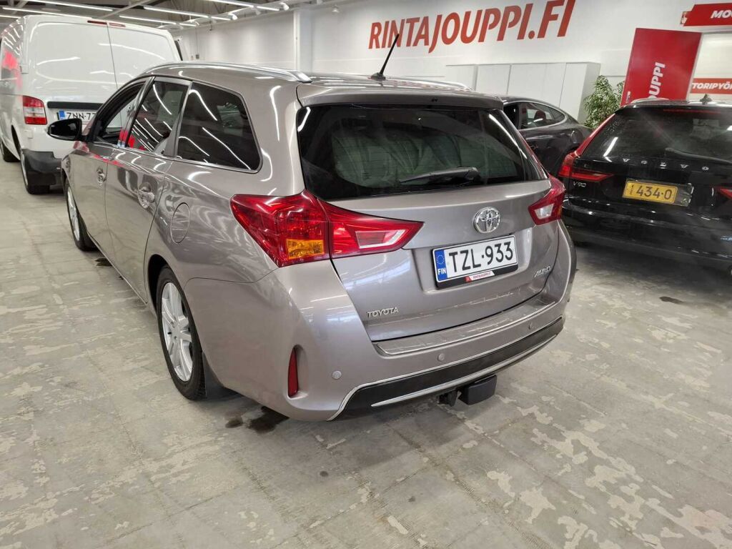 Toyota Auris 2015 Ruskea (beige)