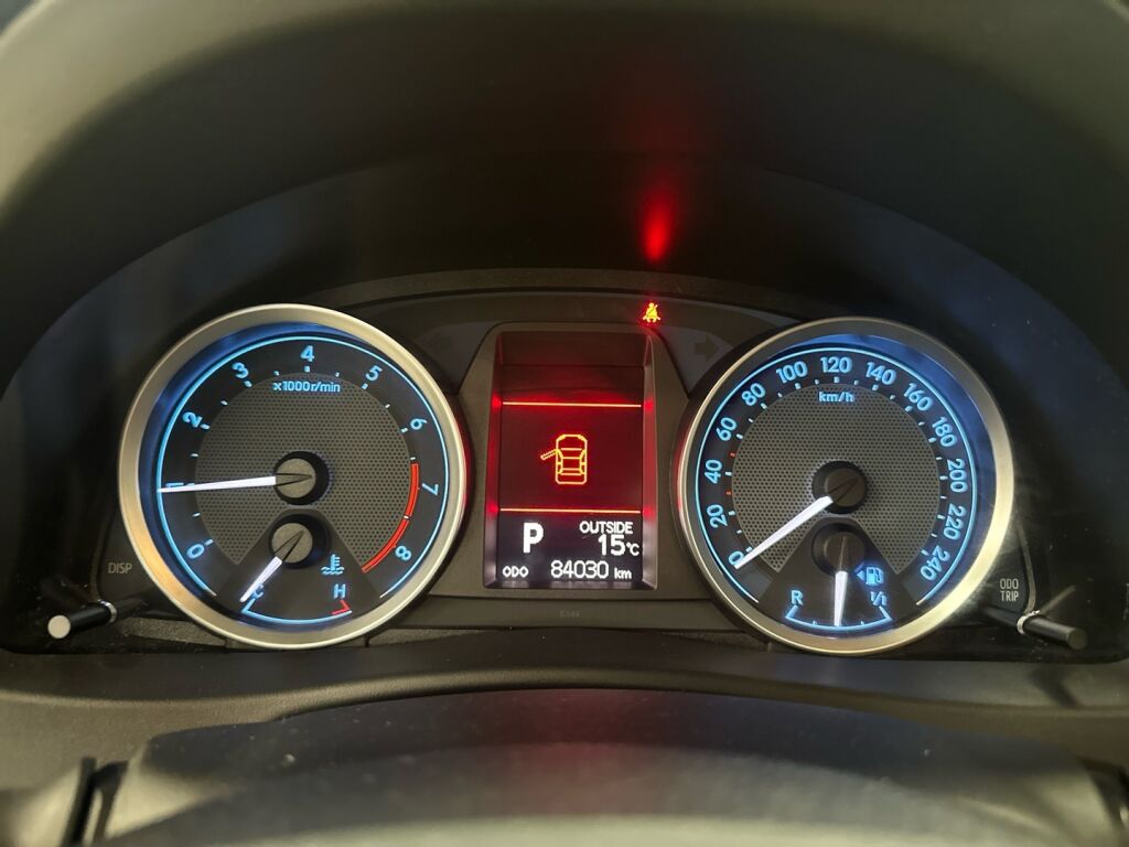 Toyota Auris 2015 Ruskea (beige)