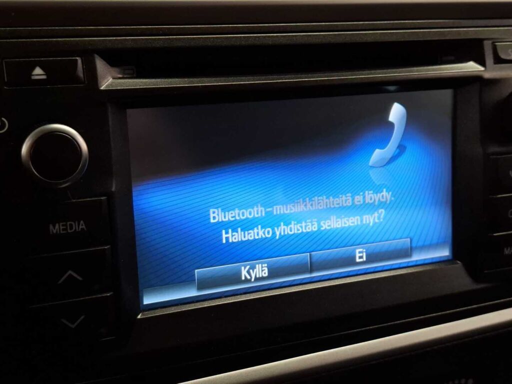 Toyota Auris 2015 Ruskea (beige)