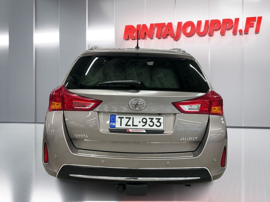Toyota Auris 2015 Ruskea (beige)