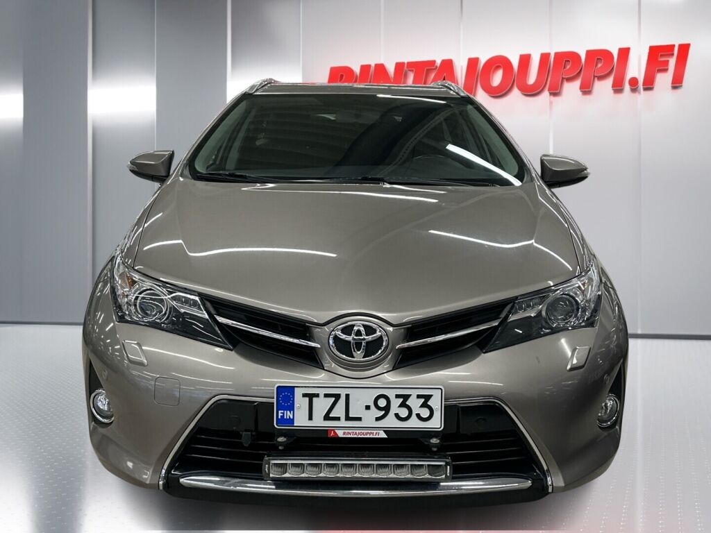 Toyota Auris 2015 Ruskea (beige)