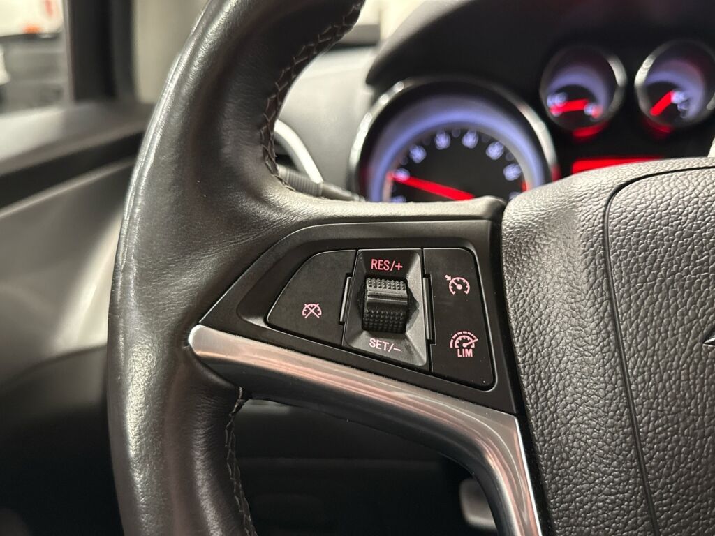 Opel Mokka 2014 Punainen