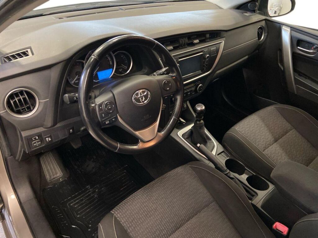 Toyota Auris 2014, kuva 7/18