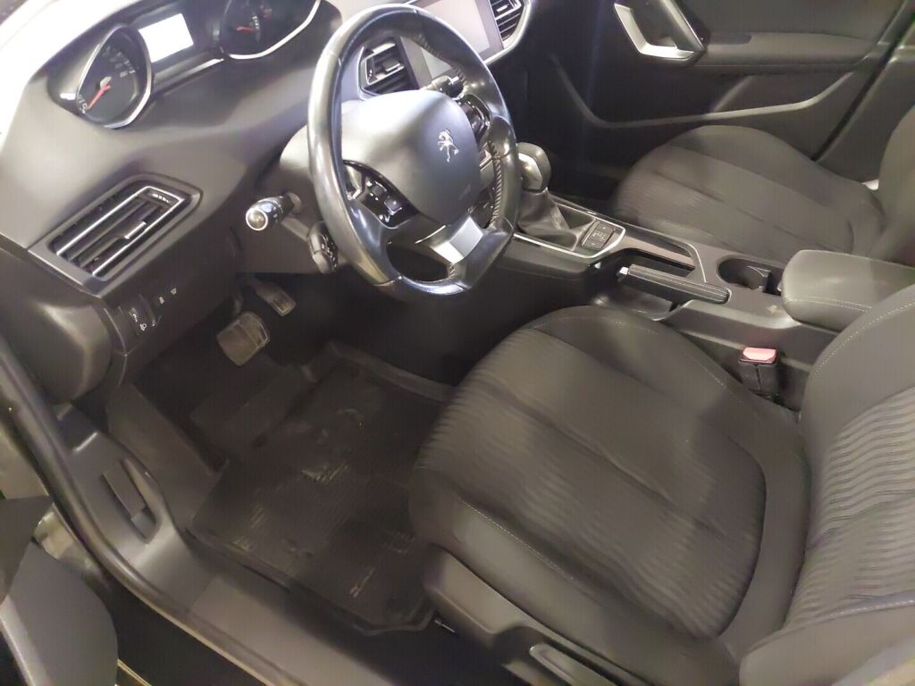 Peugeot 308 2015 Musta