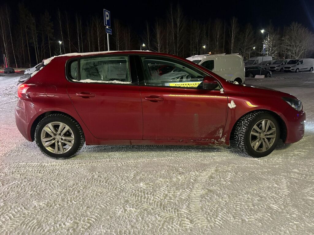 Peugeot 308 2015 Punainen