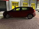 Peugeot 308 2015 Punainen