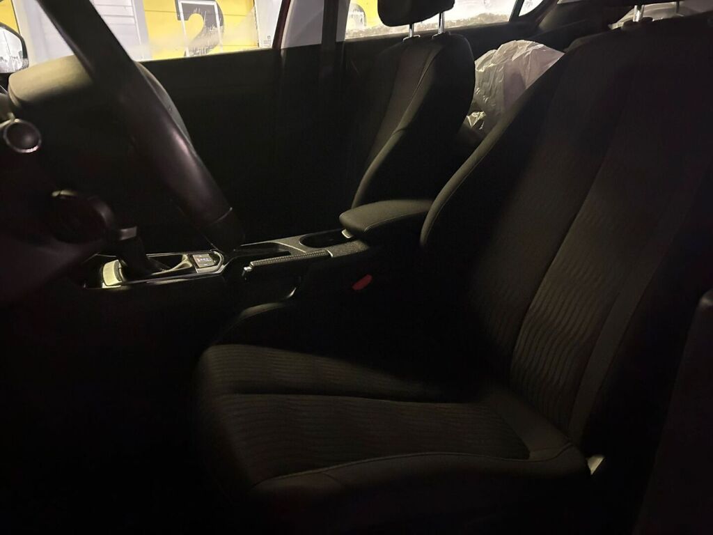 Peugeot 308 2015 Punainen