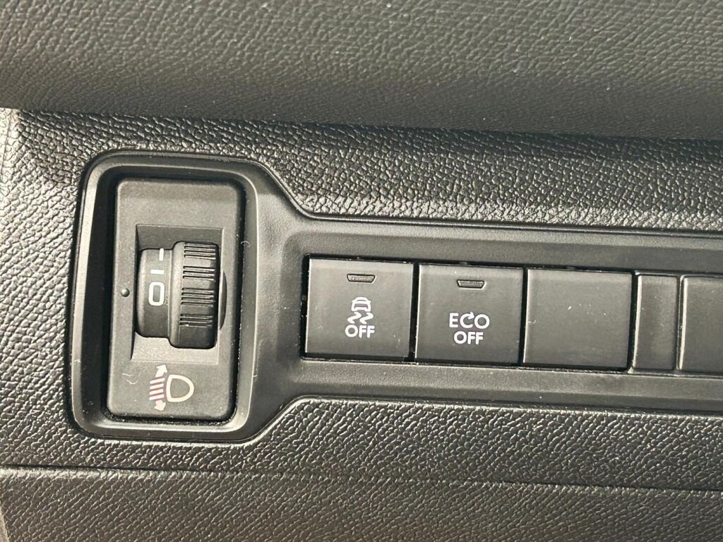 Peugeot 308 2015 Punainen