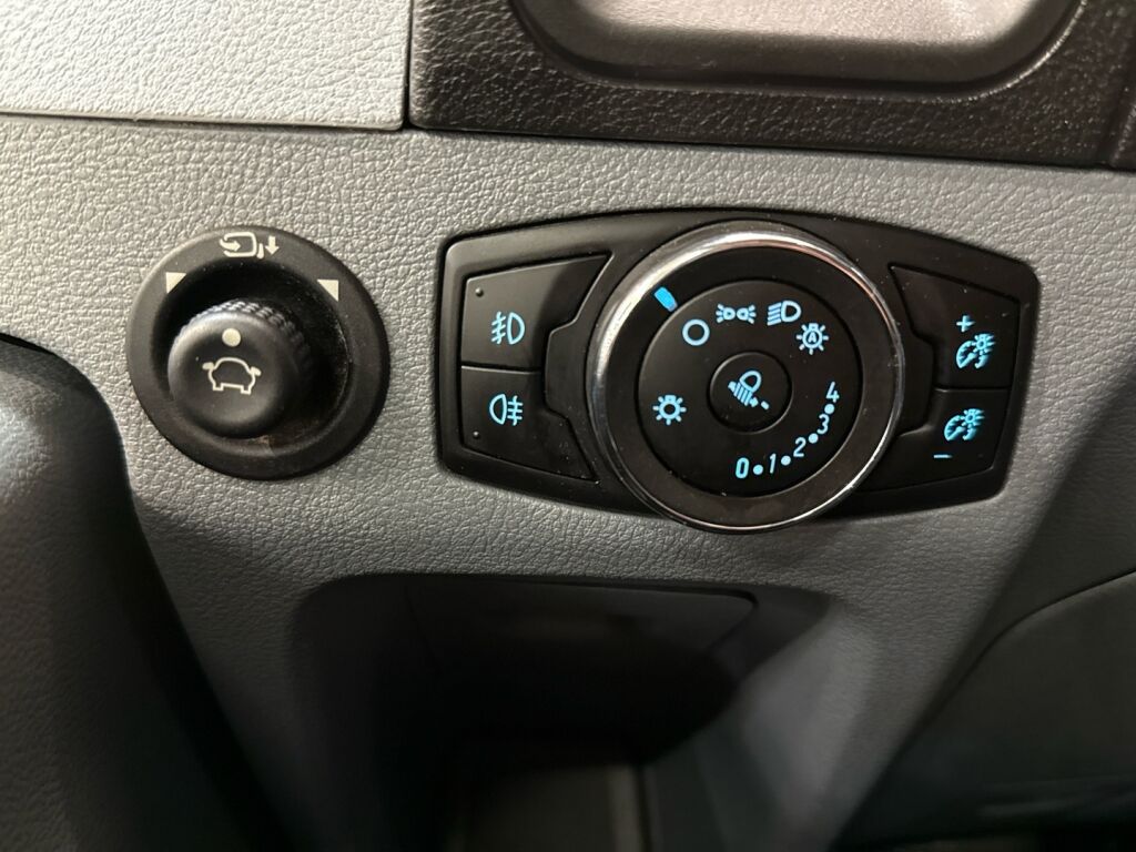 Ford Transit 2015 Valkoinen