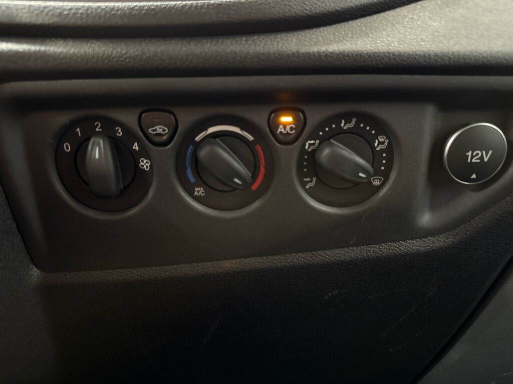 Ford Transit 2015 Valkoinen