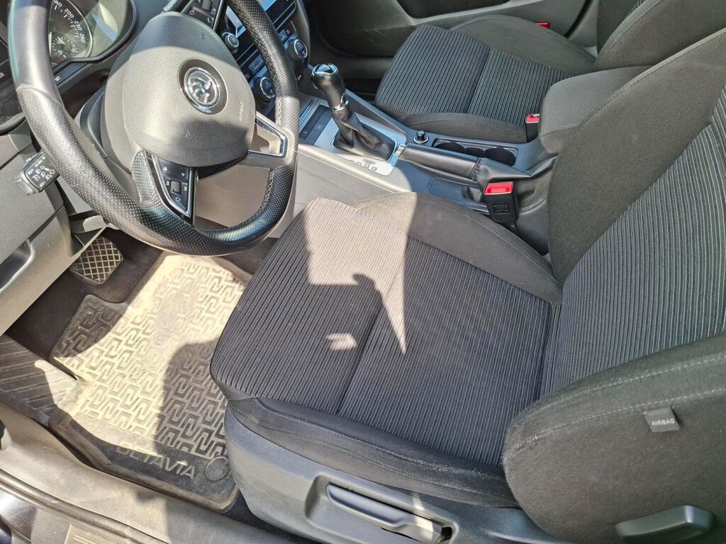 Skoda Octavia 2014 Musta