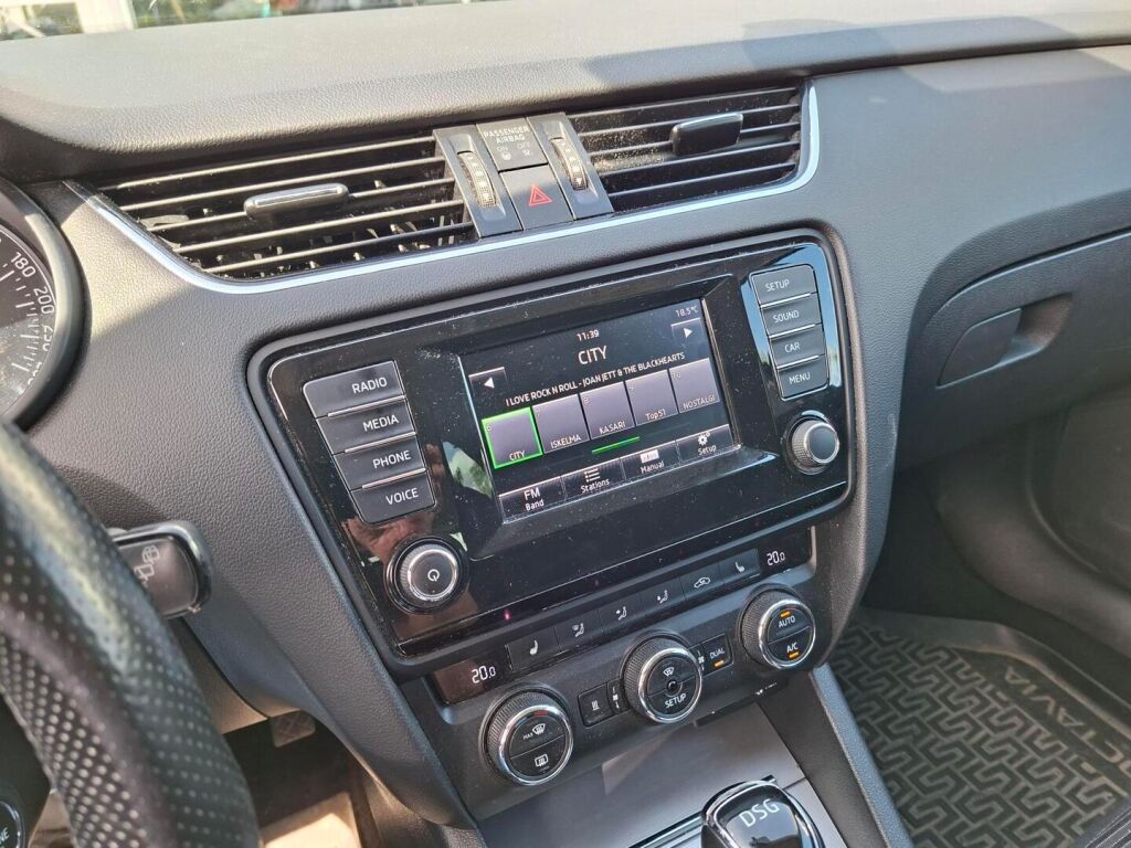 Skoda Octavia 2014 Musta