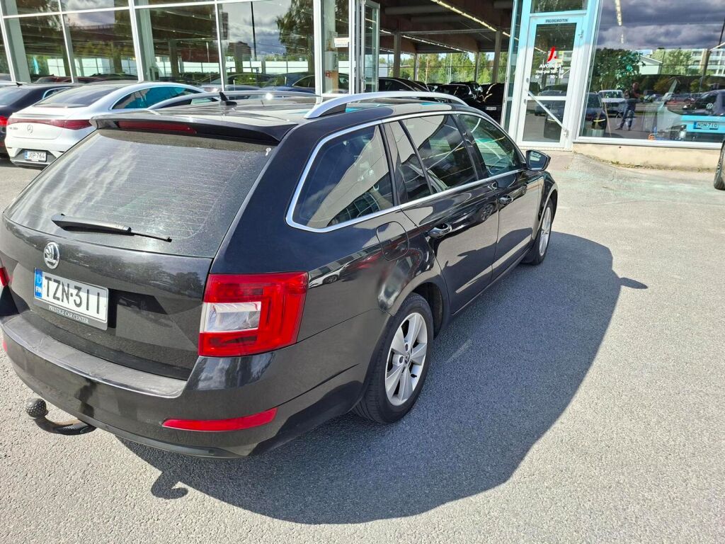 Skoda Octavia 2014 Musta