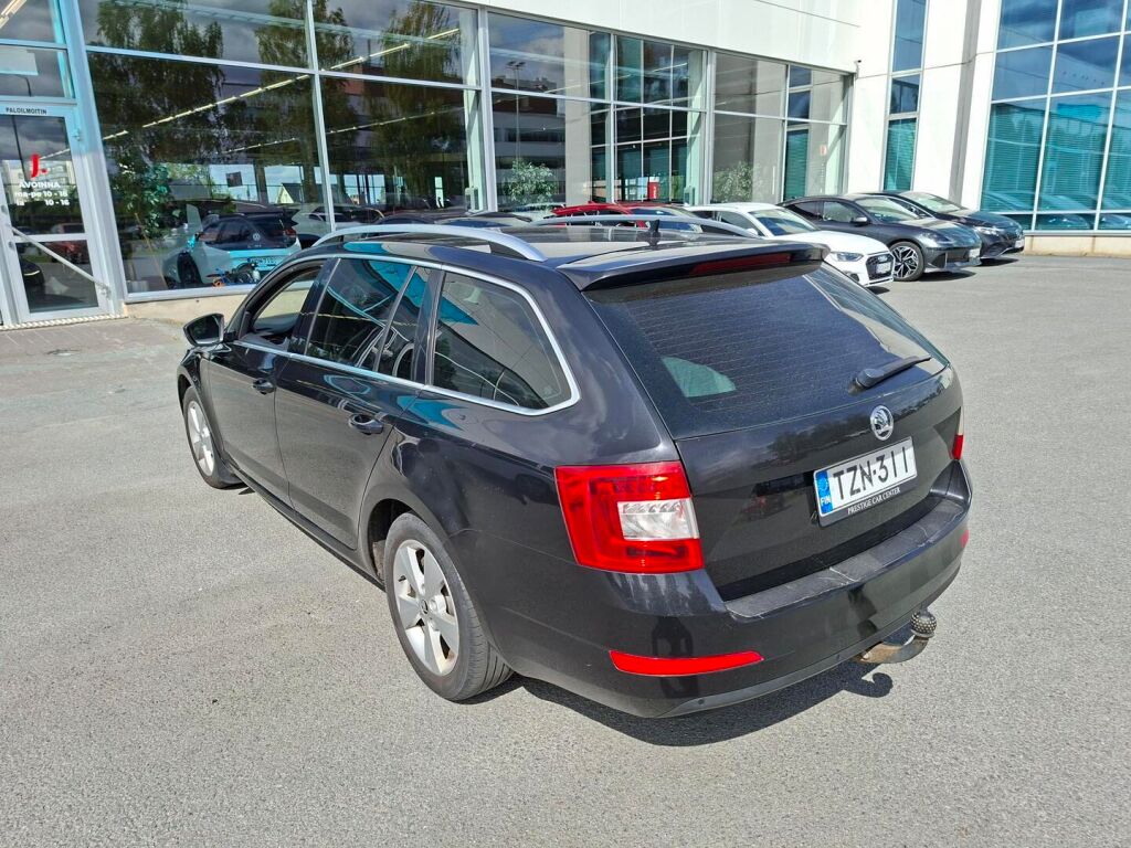 Skoda Octavia 2014 Musta