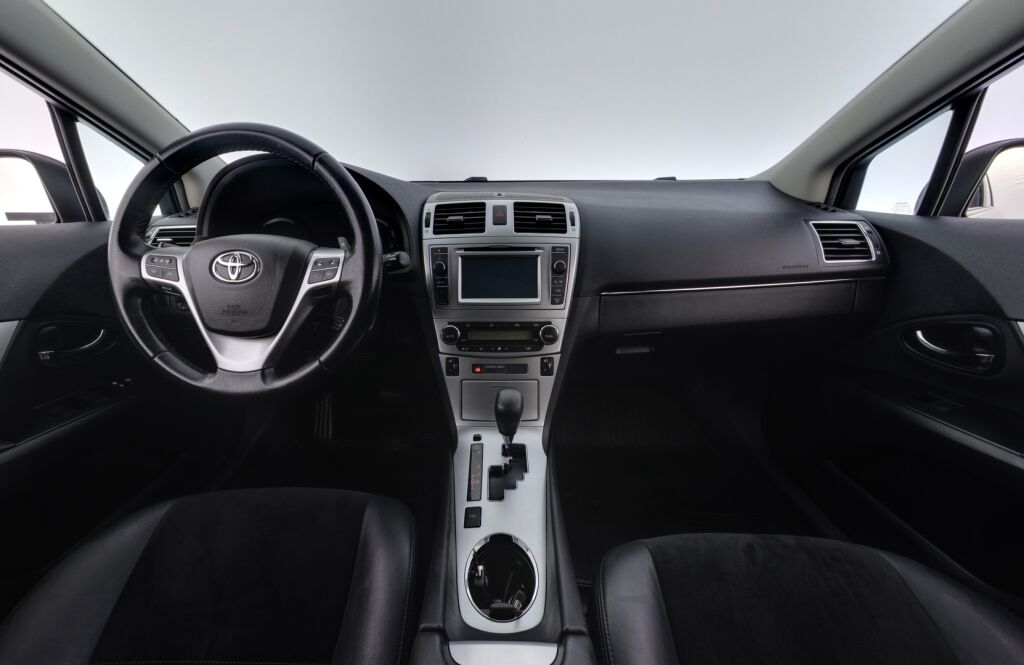 Toyota Avensis 2014 Harmaa