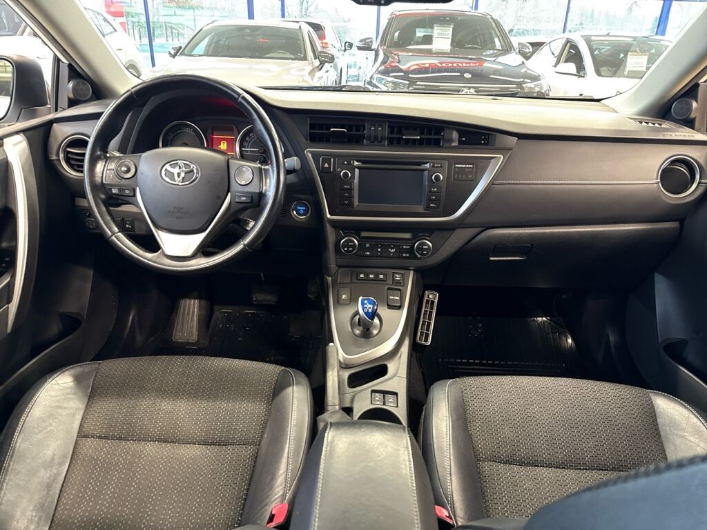 Toyota Auris 2015 Valkoinen