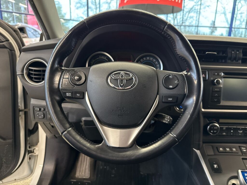 Toyota Auris 2015 Valkoinen