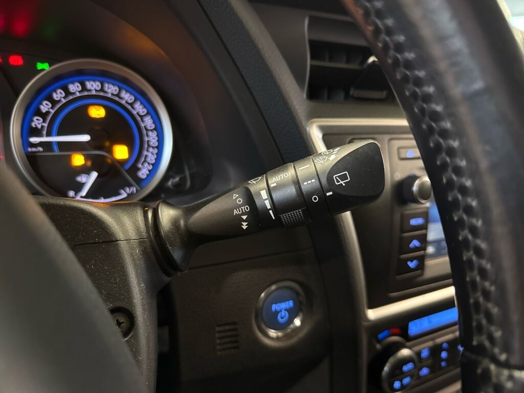 Toyota Auris 2015 Valkoinen