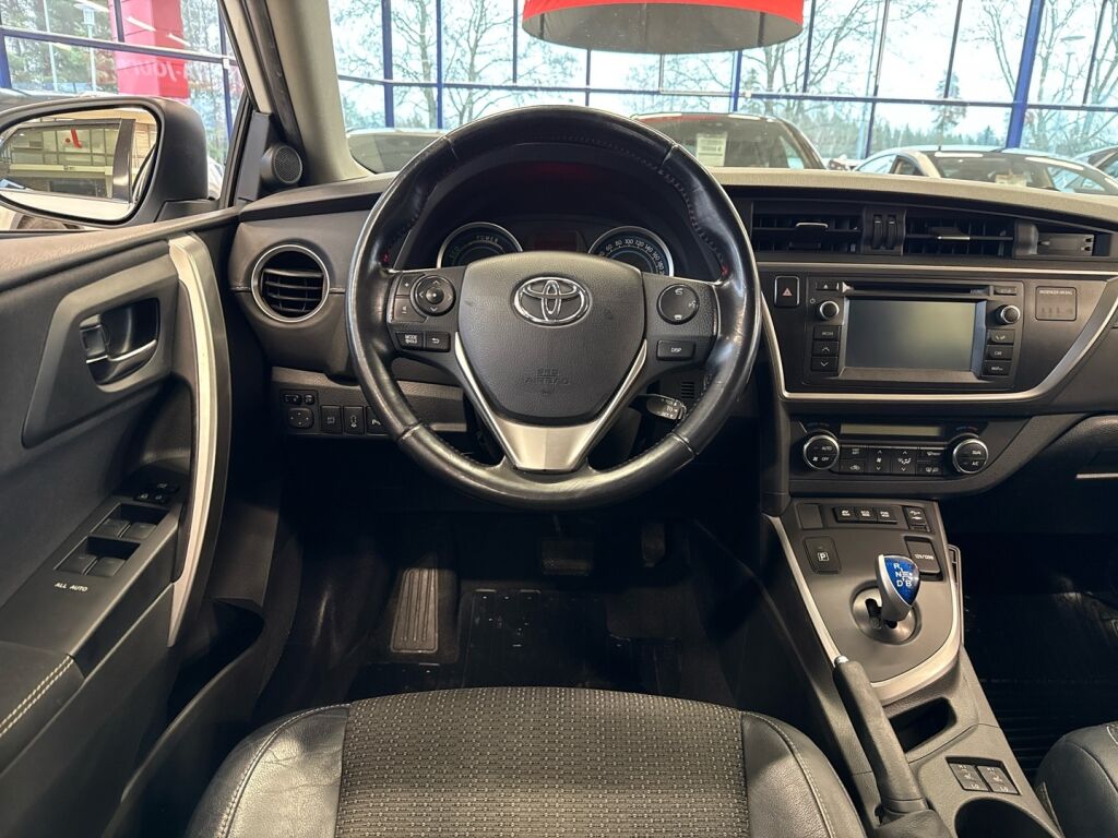 Toyota Auris 2015 Valkoinen