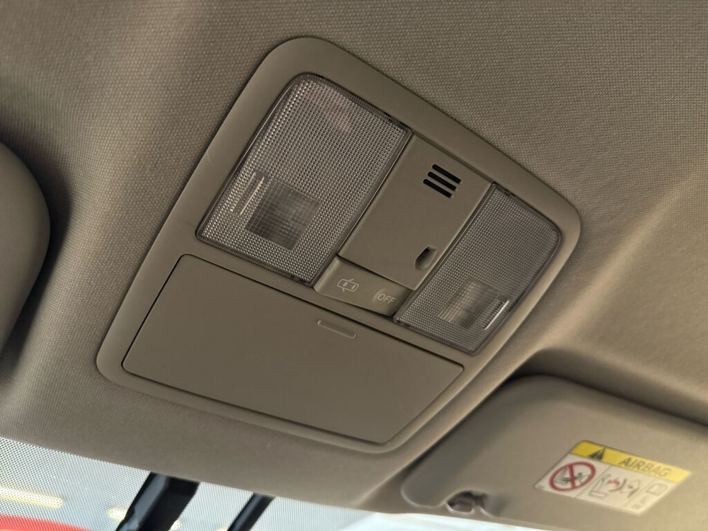 Toyota Auris 2015 Valkoinen