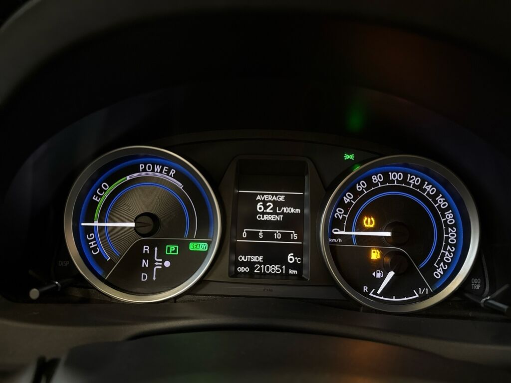 Toyota Auris 2015 Valkoinen