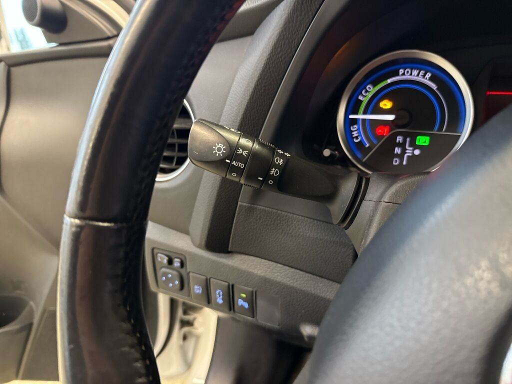 Toyota Auris 2015 Valkoinen