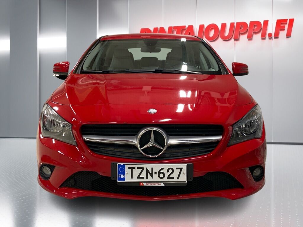 Mercedes-Benz CLA 2015 Punainen