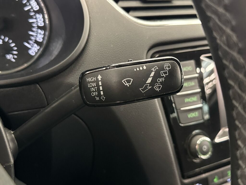 Skoda Octavia 2014 Ruskea (beige)