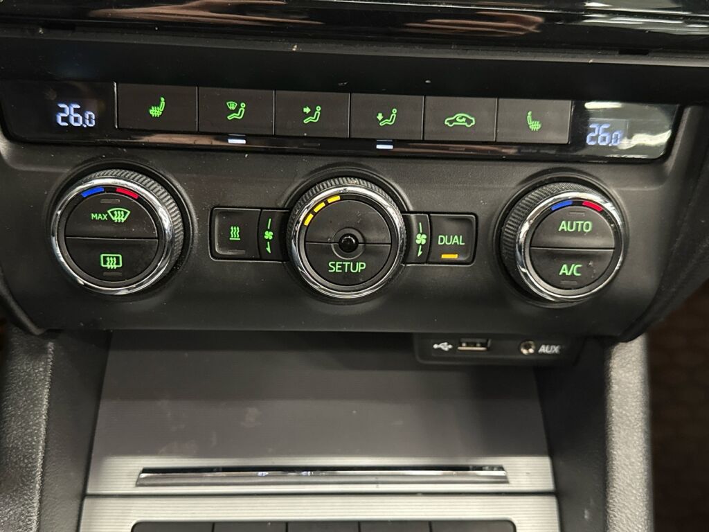 Skoda Octavia 2014 Ruskea (beige)