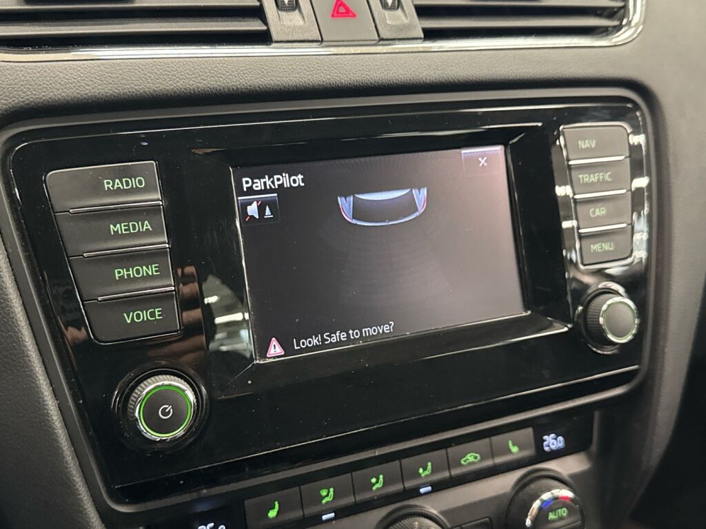 Skoda Octavia 2014 Ruskea (beige)