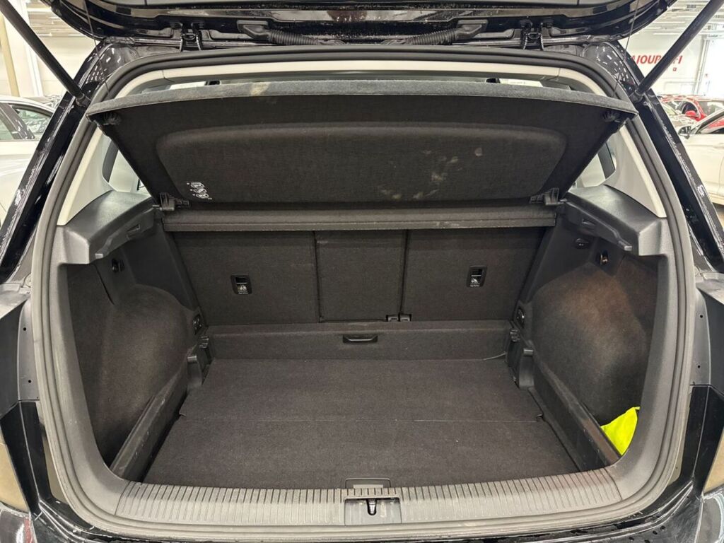 Volkswagen Golf Sportsvan 2014 Musta