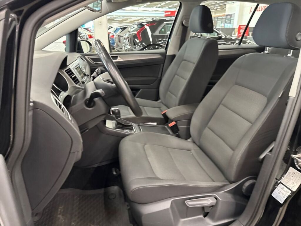 Volkswagen Golf Sportsvan 2014 Musta