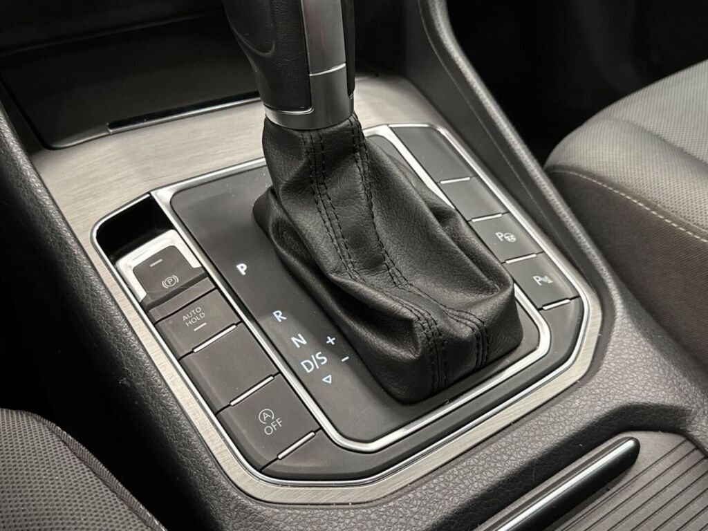 Volkswagen Golf Sportsvan 2014 Musta