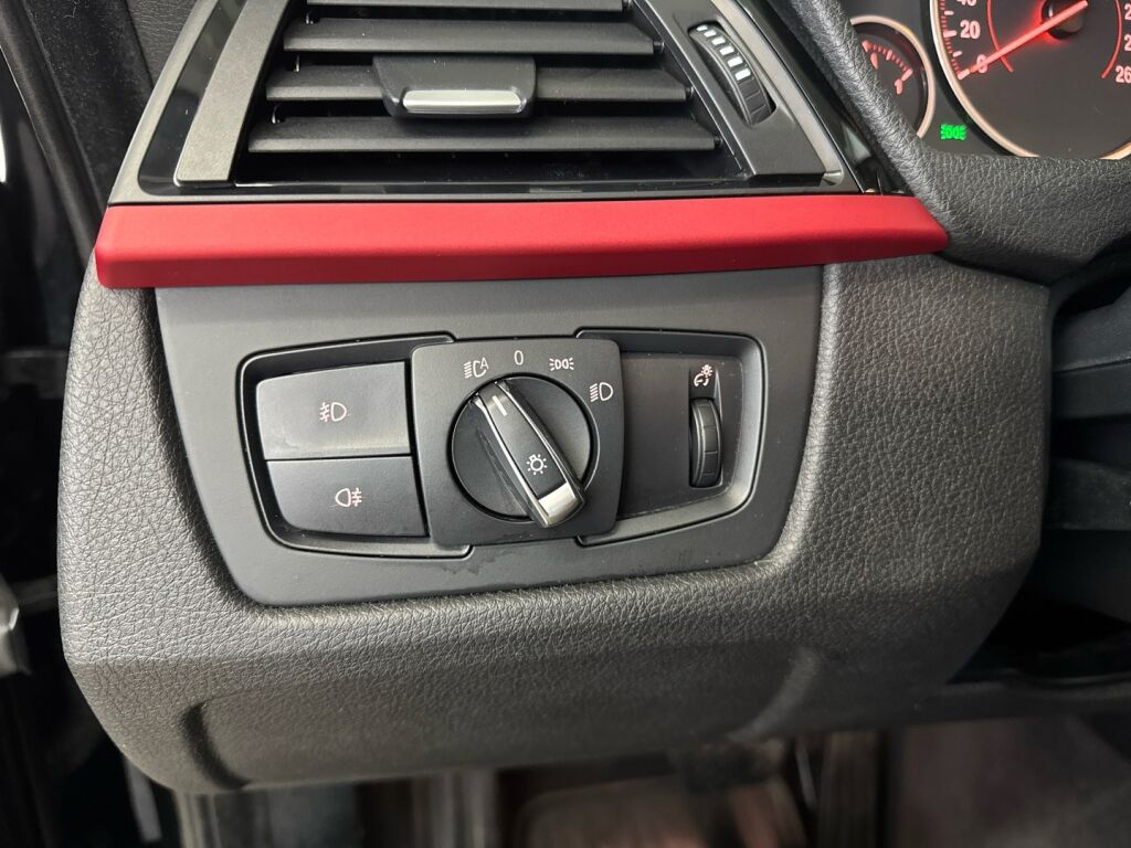 BMW 320 Gran Turismo 2015 Musta