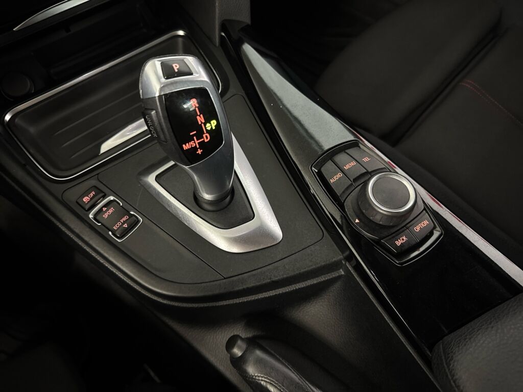 BMW 320 Gran Turismo 2015 Musta