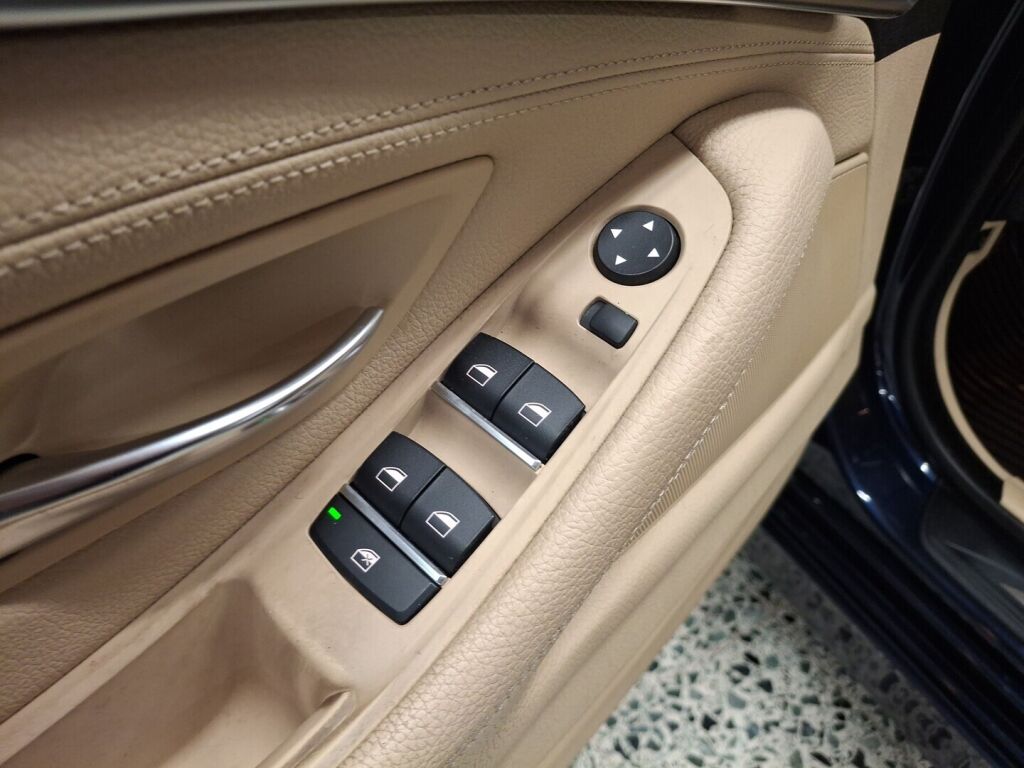 BMW 530 2015 Sininen